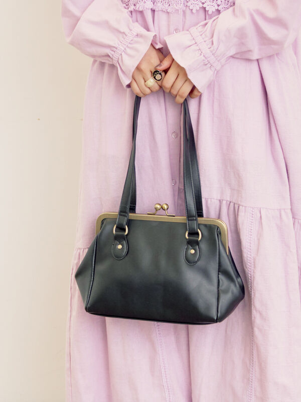 がま口ショルダーバッグ(ブラック/モカ)|Samansa Mos2(サマンサ モスモス)通販