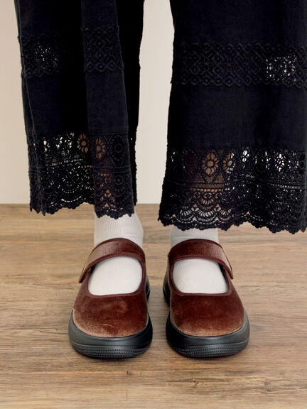 ベロアストラップスニーカー(ブラック/レッド/モカ)|Samansa Mos2(サマンサ モスモス)通販