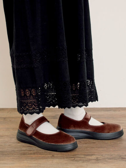 ベロアストラップスニーカー(ブラック/レッド/モカ)|Samansa Mos2(サマンサ モスモス)通販