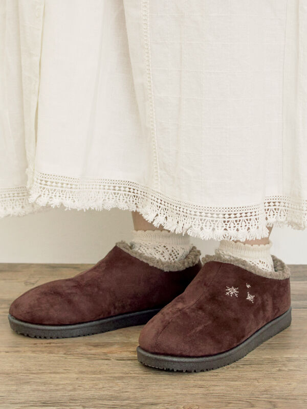 雪柄刺繍ムートンシューズ(ダークブラウン)|Samansa Mos2(サマンサ モスモス)通販