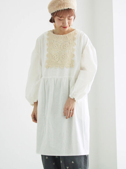 【WEB限定】胸元レース貼りチュニック(ブラック/キナリ)|Samansa Mos2(サマンサ モスモス)通販