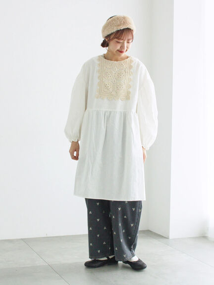 【WEB限定】胸元レース貼りチュニック(ブラック/キナリ)|Samansa Mos2(サマンサ モスモス)通販