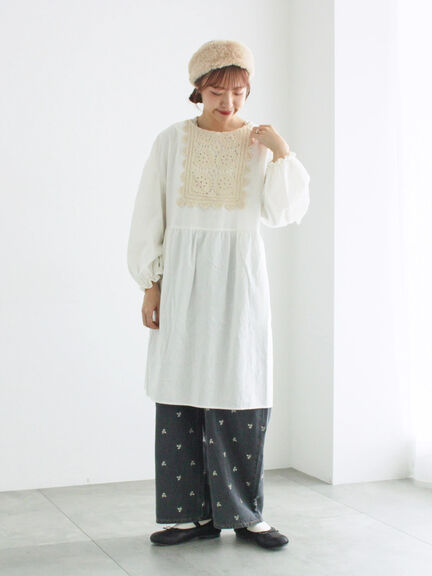 【WEB限定】胸元レース貼りチュニック(ブラック/キナリ)|Samansa Mos2(サマンサ モスモス)通販