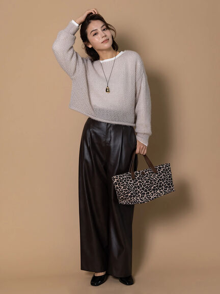 フェイクレザーセミワイドパンツ《2025Autumn catalog item》(ブラック/ブラウン)|Te chichi(テチチ)通販