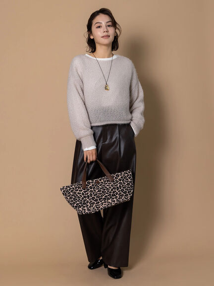 フェイクレザーセミワイドパンツ《2025Autumn catalog item》(ブラック/ブラウン)|Te chichi(テチチ)通販