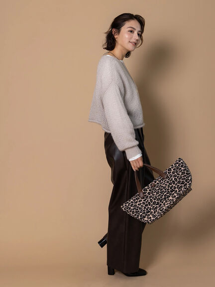 フェイクレザーセミワイドパンツ《2025Autumn catalog item》(ブラック/ブラウン)|Te chichi(テチチ)通販