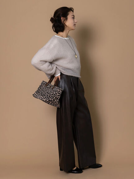 フェイクレザーセミワイドパンツ《2025Autumn catalog item》(ブラック/ブラウン)|Te chichi(テチチ)通販