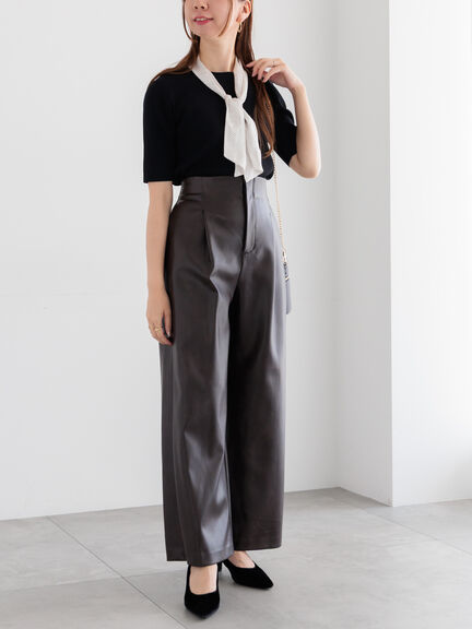 フェイクレザーセミワイドパンツ《2025Autumn catalog item》(ブラック/ブラウン)|Te chichi(テチチ)通販