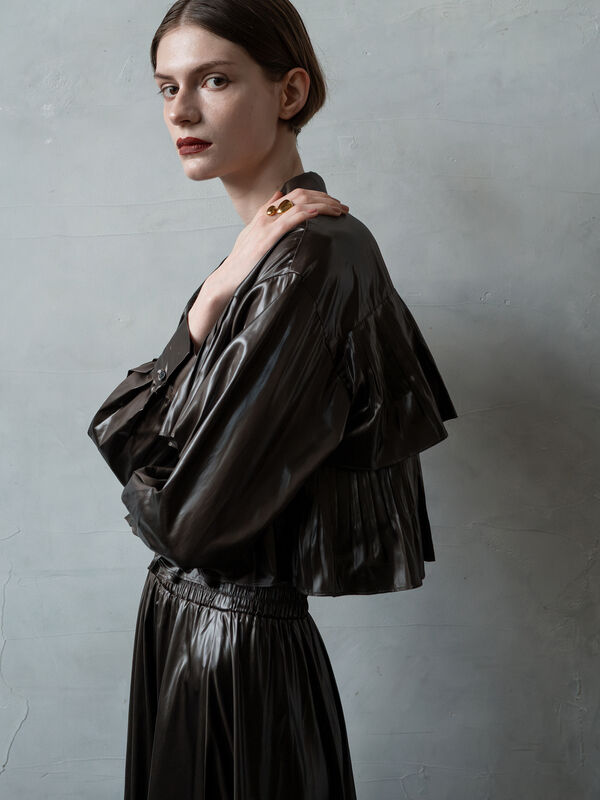 【Atelier plier】プリーツチンツ ティアードショートシャツ(セットアップ可)《2025Autumn catalog item》(ブラウン)|Te chichi(テチチ)通販