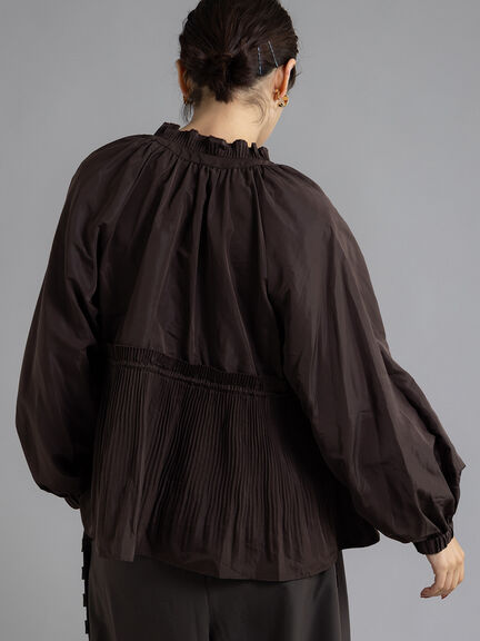 【Atelier plier】プリーツペプラムライトブルゾン《2025Autumn catalog item》(ブラウン)|Te chichi(テチチ)通販