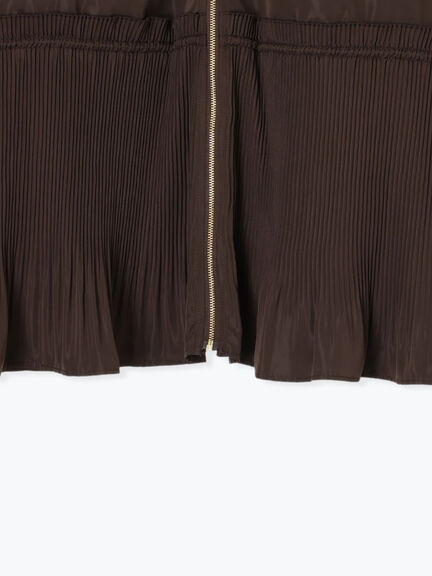 【Atelier plier】プリーツペプラムライトブルゾン《2025Autumn catalog item》(ブラウン)|Te chichi(テチチ)通販