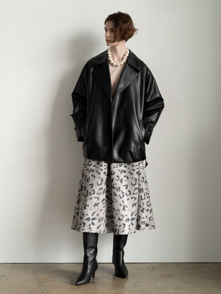 レザーショートトレンチコート《2025Autumn catalog vol.2 item》(ブラック)|Te chichi(テチチ)通販