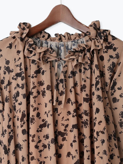フラワーシフォンフリルネックドレス(ブラック/ベージュ)|Te chichi(テチチ)通販