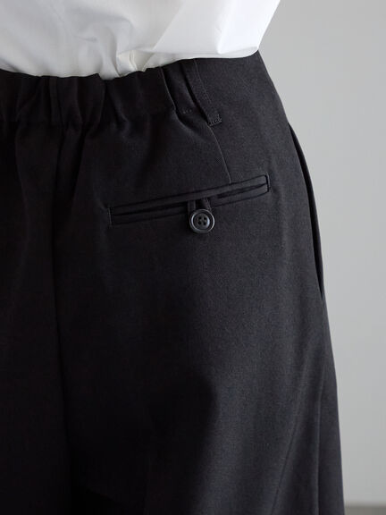 フロントタックハーフパンツ《2025Autumn catalog vol.2 item》(グレー/ブラック)|Te chichi(テチチ)通販