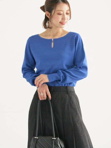 スクエアチャームキーネックプルオーバー(オフホワイト/ブラック/ブルー/ネイビー)|Te chichi(テチチ)通販