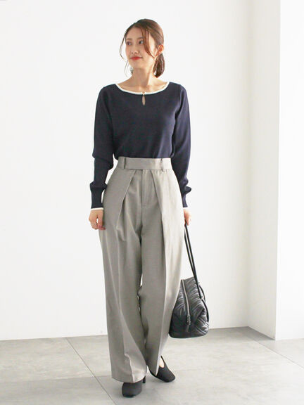 スクエアチャームキーネックプルオーバー(オフホワイト/ブラック/ブルー/ネイビー)|Te chichi(テチチ)通販