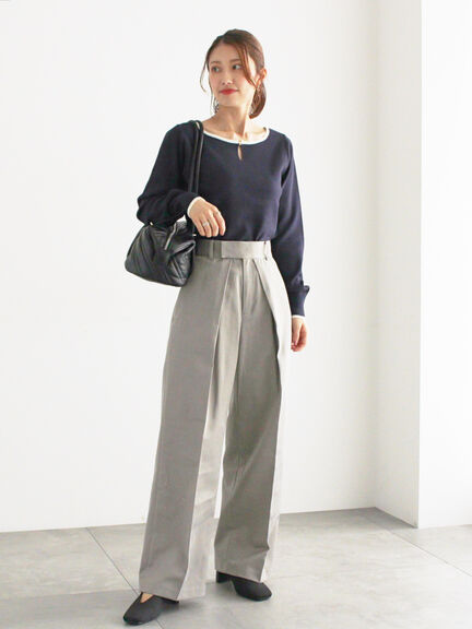 スクエアチャームキーネックプルオーバー(オフホワイト/ブラック/ブルー/ネイビー)|Te chichi(テチチ)通販