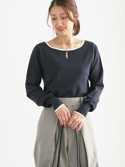 スクエアチャームキーネックプルオーバー(オフホワイト/ブラック/ブルー/ネイビー)|Te chichi(テチチ)通販