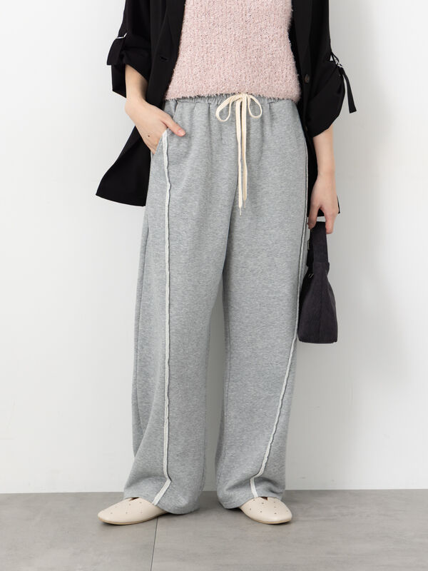 アウトシームスウェットカーブパンツ《2025autumn catalog item》(グレー)|Te chichi TERRASSE(テチチ テラス)通販