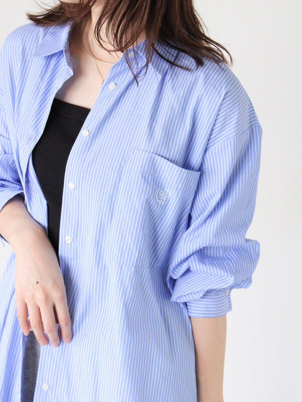 胸刺繍オーバーサイズシャツ《2025autumn catalog item》(ブルー)|Te chichi TERRASSE(テチチ テラス)通販