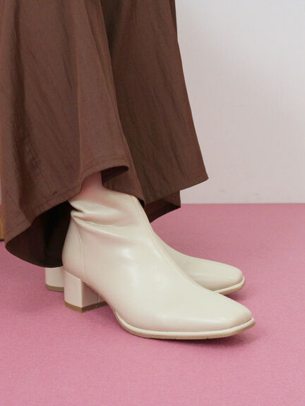 【マエストロ監修】ストレスフリーショートブーツ(ブラック/ベージュ/キナリ)|Samansa Mos2 blue(サマンサモスモス ブルー)通販