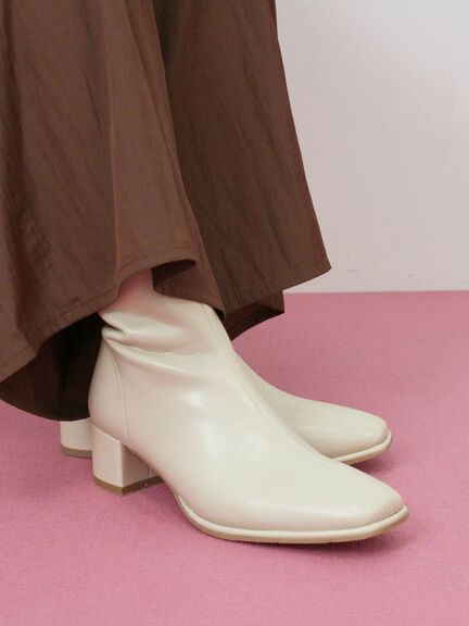 【マエストロ監修】ストレスフリーショートブーツ(ブラック/ベージュ/キナリ)|Samansa Mos2 blue(サマンサモスモス ブルー)通販