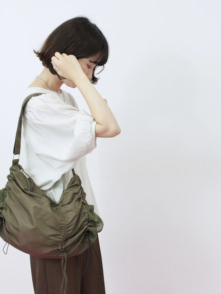 ナイロンシャーリングバッグ(グレー/ブラック/カーキ)|Samansa Mos2 blue(サマンサモスモス ブルー)通販