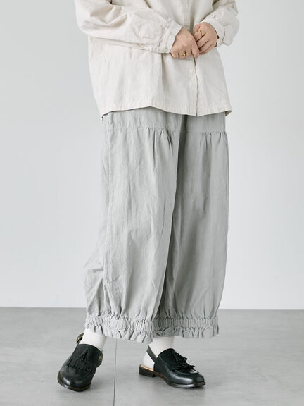 【WEB限定】コットンジャカード製品染め裾フリルパンツ(グレー/ブラック/キナリ)|TSUHARU by Samansa Mos2(ツハルバイサマンサモスモス)通販