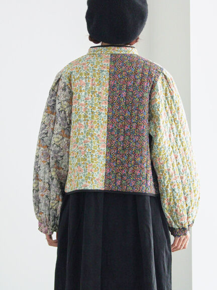 【LIBERTY】パッチワークキルトジャケット(レッド/キナリ)|TSUHARU by Samansa Mos2(ツハルバイサマンサモスモス)通販