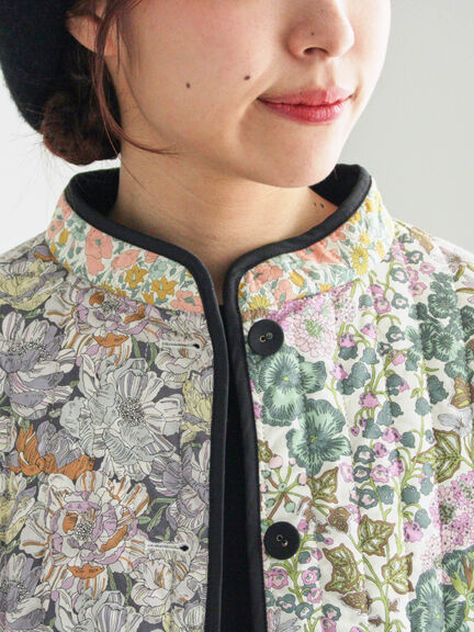 【LIBERTY】パッチワークキルトジャケット(レッド/キナリ)|TSUHARU by Samansa Mos2(ツハルバイサマンサモスモス)通販