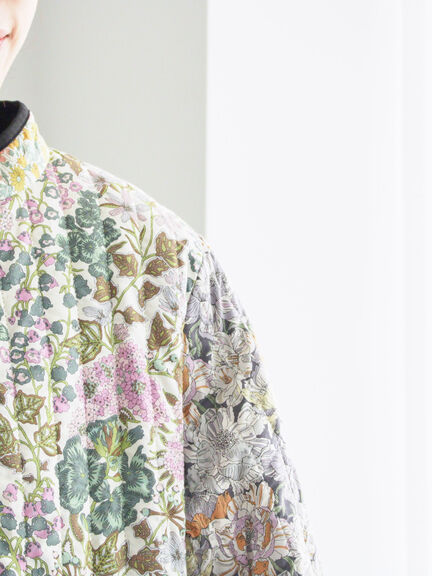 【LIBERTY】パッチワークキルトジャケット(レッド/キナリ)|TSUHARU by Samansa Mos2(ツハルバイサマンサモスモス)通販