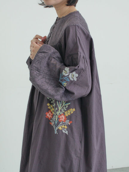 【WEB限定 Sサイズ】ランダム刺繍レース切替ワンピース（オフホワイト/チャコールグレー/ミント）｜TSUHARU by Samansa Mos2（ツハルバイサマンサモスモス）通販