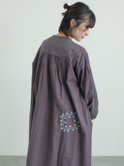 【WEB限定 Sサイズ】ランダム刺繍レース切替ワンピース（オフホワイト/チャコールグレー/ミント）｜TSUHARU by Samansa Mos2（ツハルバイサマンサモスモス）通販