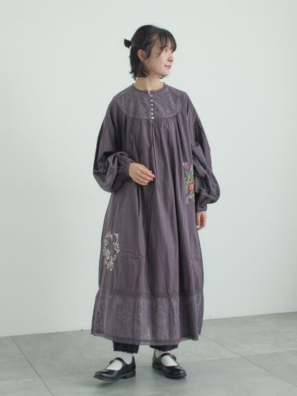 【WEB限定 Sサイズ】ランダム刺繍レース切替ワンピース（オフホワイト/チャコールグレー/ミント）｜TSUHARU by Samansa Mos2（ツハルバイサマンサモスモス）通販