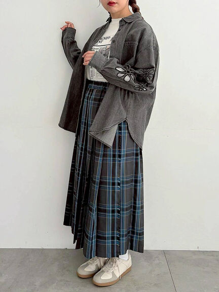 くり抜きフラワー刺繍シャツ(ブラック/カーキ/ブルー)|SM2(エスエムツー)通販