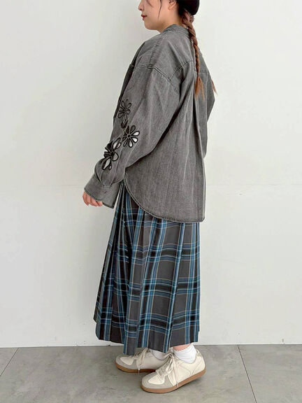 くり抜きフラワー刺繍シャツ(ブラック/カーキ/ブルー)|SM2(エスエムツー)通販