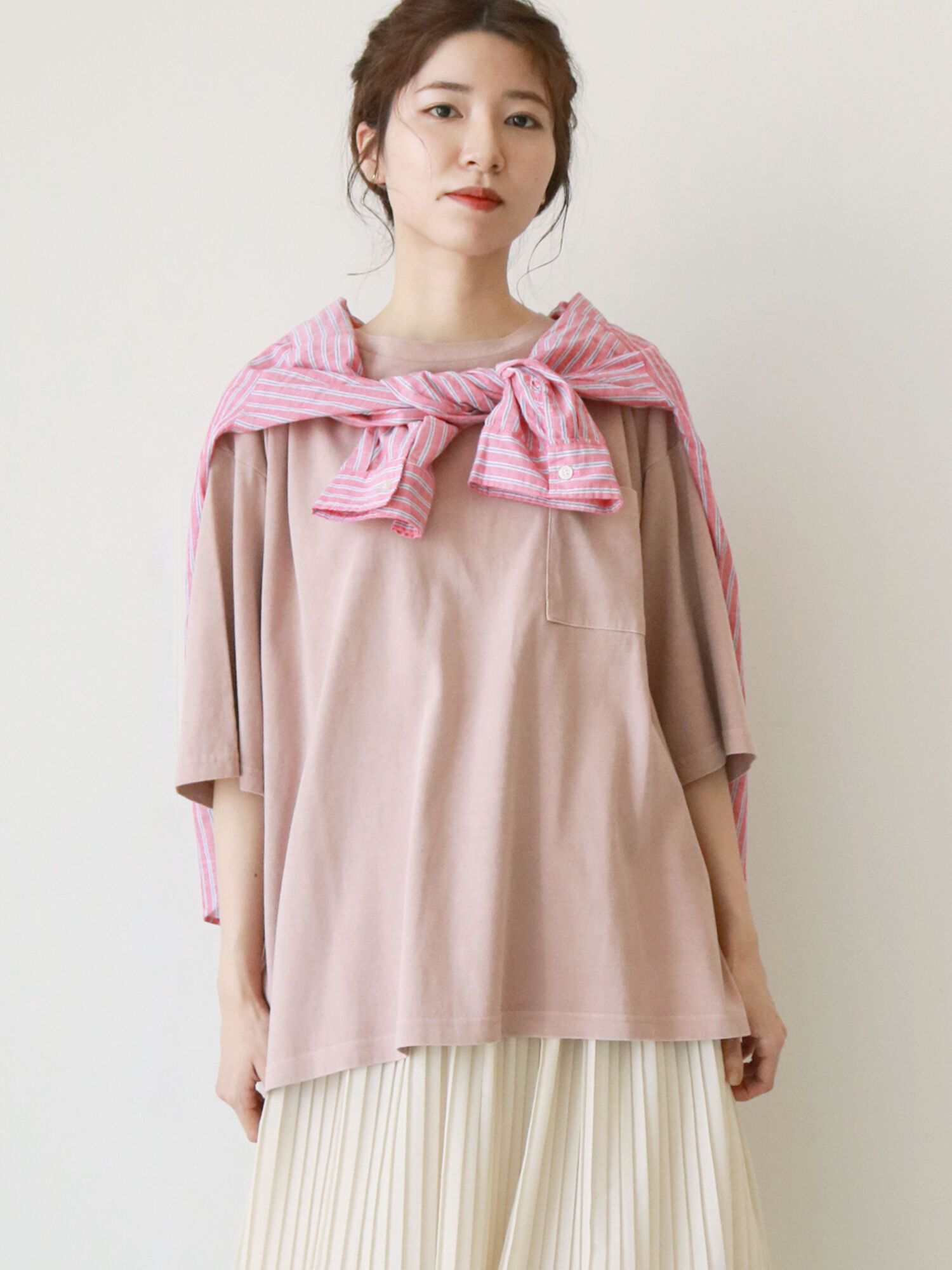 セール ピグメント加工ポケット付tシャツ オフホワイト チャコールグレー ピンク ベージュ イエロー ブルー トップス Sm2 サマンサ モスモス 公式通販