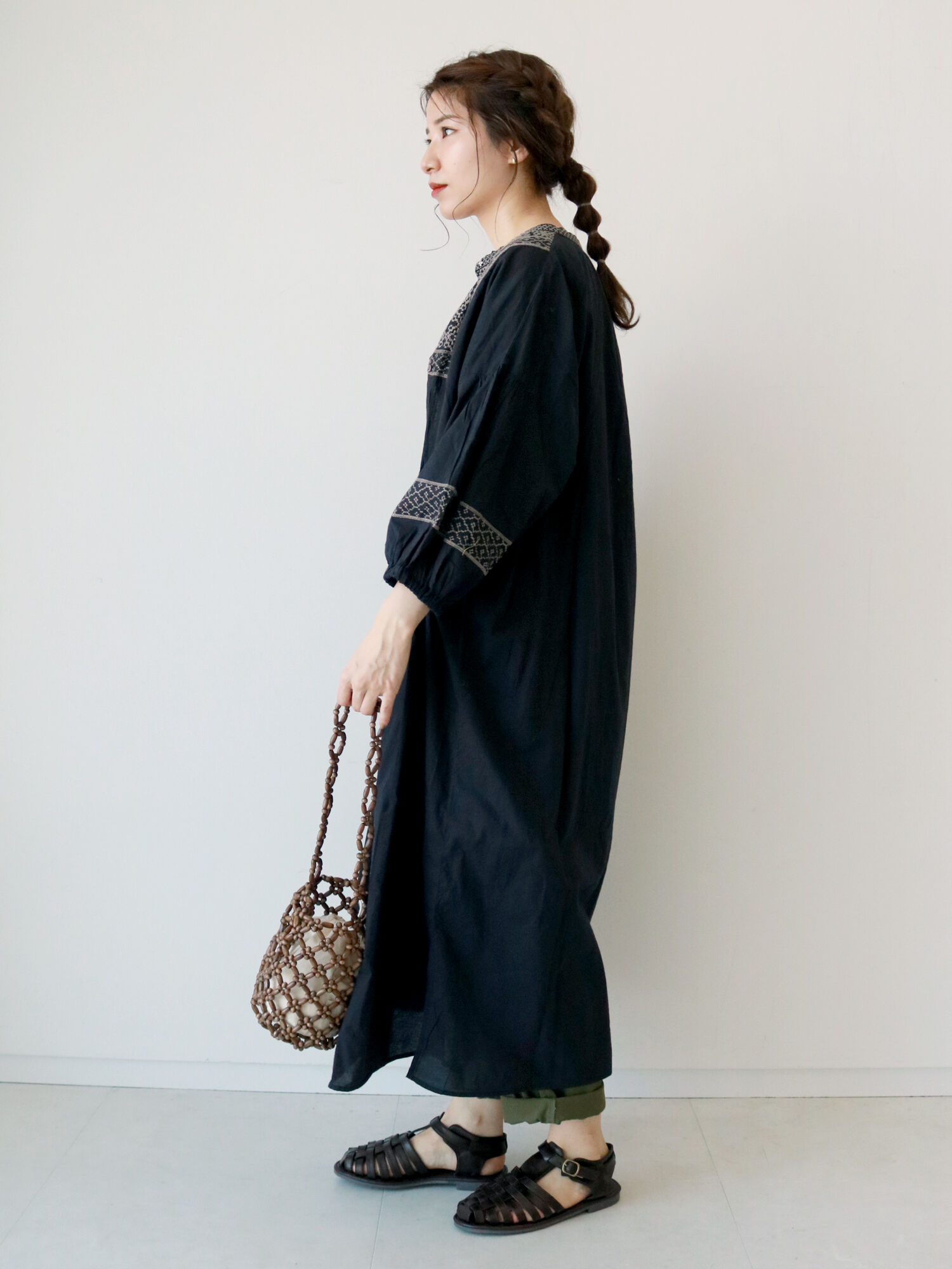 セール 刺繍前あきワンピース オフホワイト ブラック キナリ ワンピース Sm2 サマンサ モスモス 公式通販