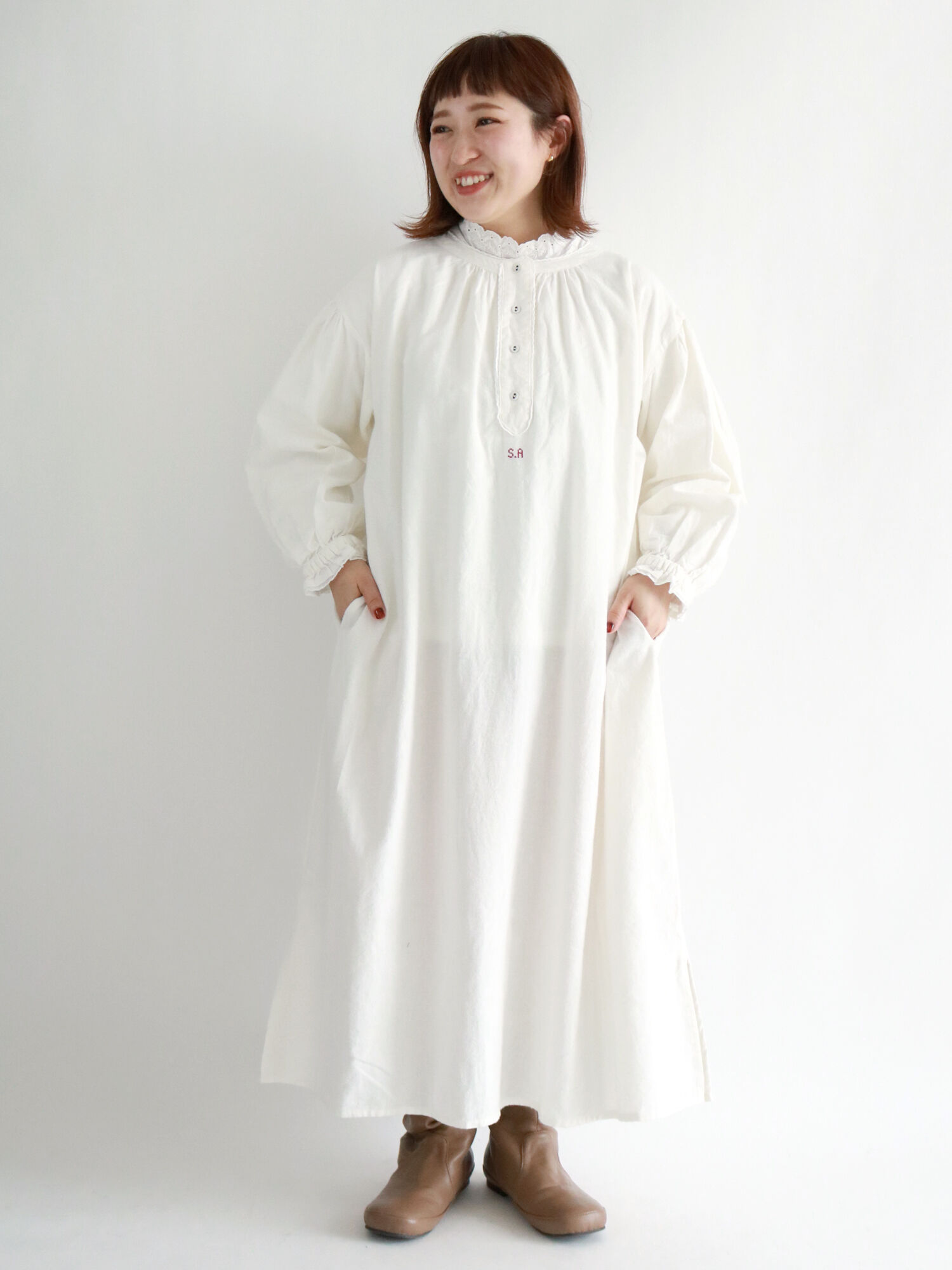 セール 35th Sa刺繍ワンピース オフホワイト グレー チャコールグレー サックスブルー キナリ ワンピース Sm2 サマンサ モスモス 公式通販