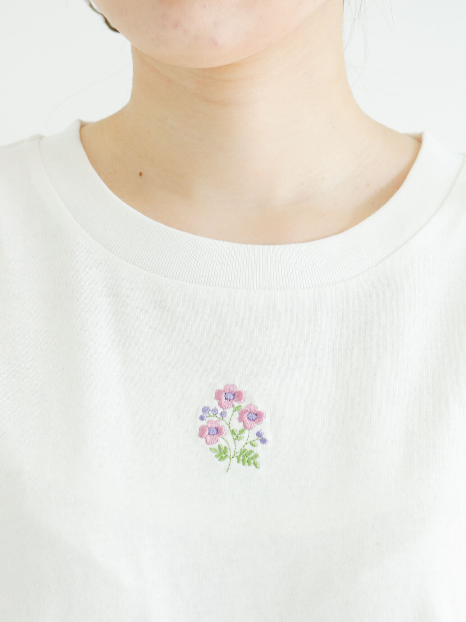 セール 刺繍アソートtシャツ オフホワイト ネイビー キナリ トップス Tシャツ Sm2 サマンサ モスモス 公式通販