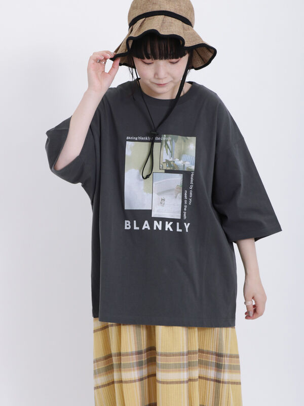 セール】 転写プリントTシャツ（オフホワイト/チャコールグレー