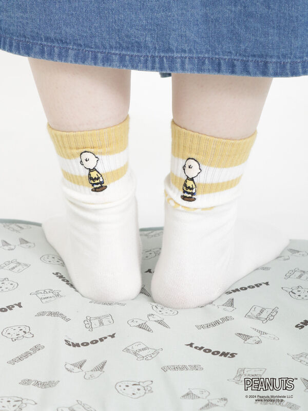 PEANUTS×Samansa Mos2】刺繍ラインソックス（ブラック/モカ/イエロー