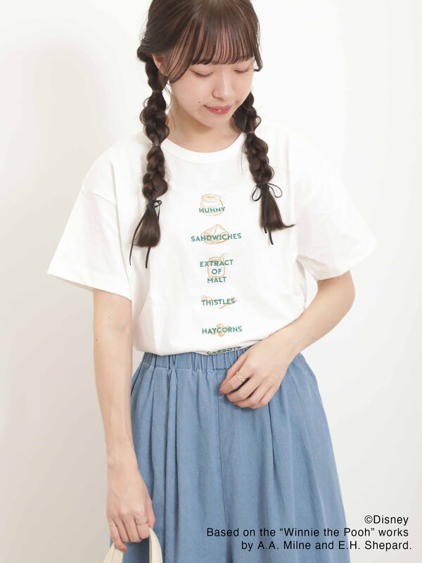 Disney】くまのプーさん/ロゴ刺繍Tシャツ（オフホワイト