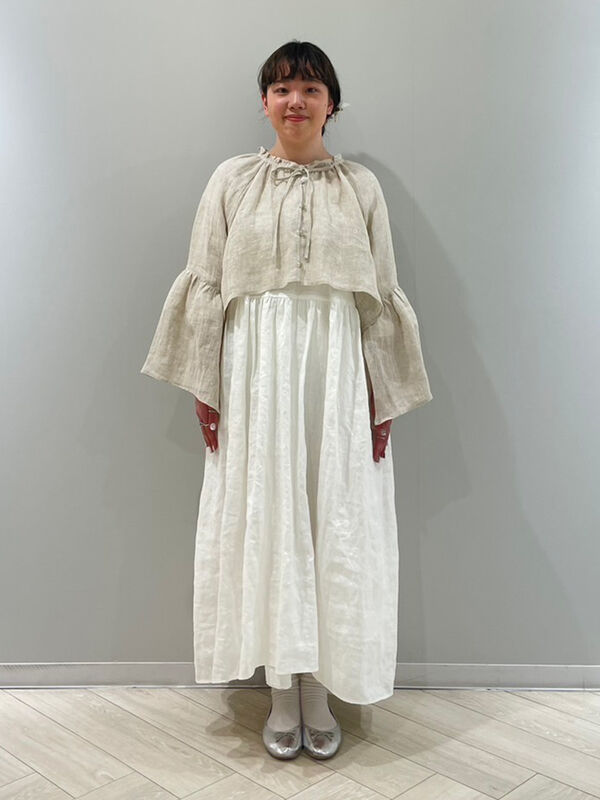 立川限定】スリット入ベルスリーブブラウス（オフホワイト/ブラック  