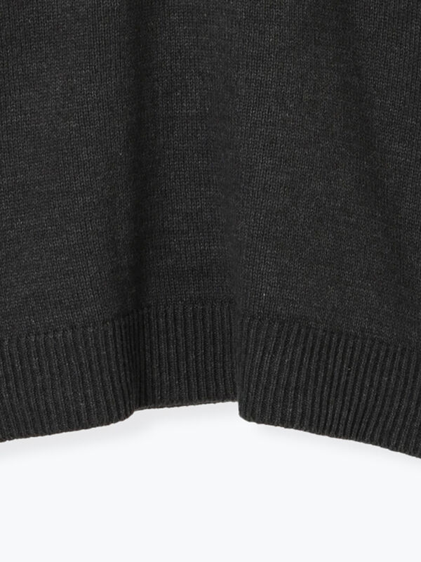 セール】 ロゴ刺繍ニット（チャコールグレー/マスタード