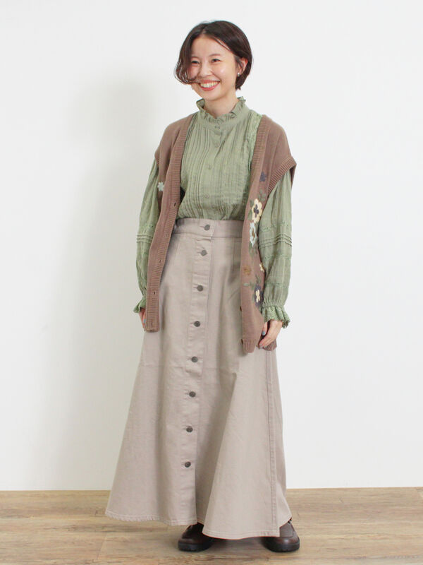 セール】 花柄刺繍ニットベスト（モカ/キャメル/ネイビー/キナリ 