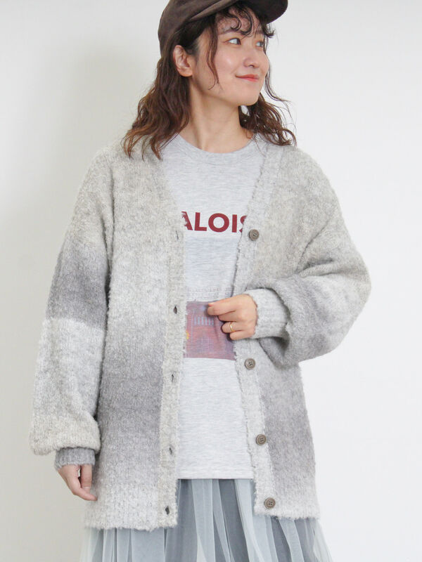 グラデーションブークレミドル丈Vネックカーディガン（グレー）｜Samansa Mos2（サマンサ モスモス）通販