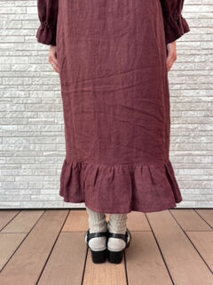 立川店/EC限定】リネンフリルカラー前開きワンピース（オフホワイト