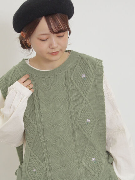 花刺繍脇リボンベスト（ブラック/ベージュ/グリーン/キナリ）｜Samansa Mos2（サマンサ モスモス）通販