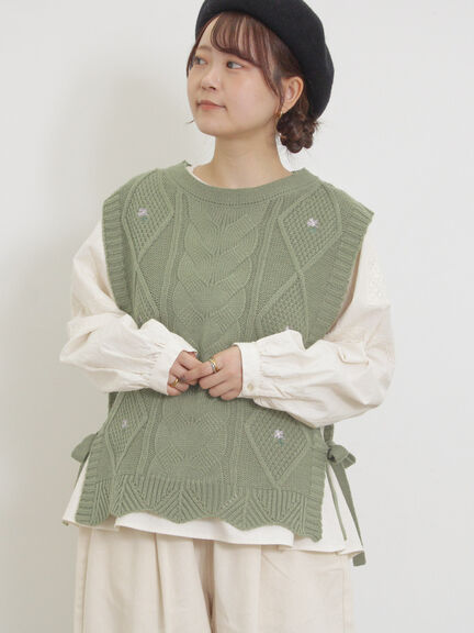 花刺繍脇リボンベスト（ブラック/ベージュ/グリーン/キナリ）｜Samansa Mos2（サマンサ モスモス）通販